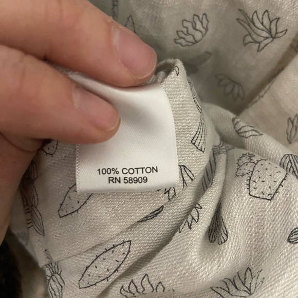 ROWM set of 2 men's XXL short sleeve novelty print button down shirts EUC - Picture 10 of 11